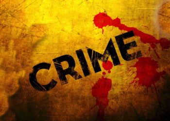 वाहनांची तोडफोड करत घरावर तलवार हल्ला