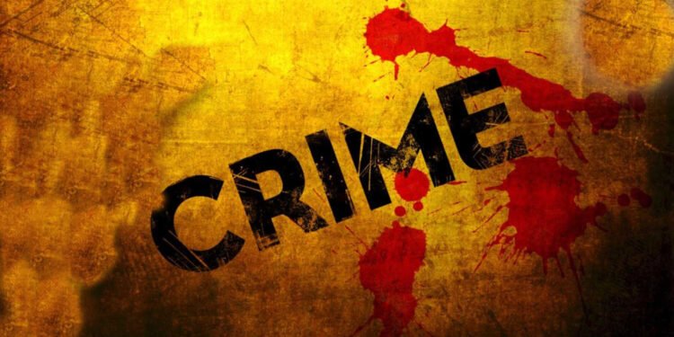 वाहनांची तोडफोड करत घरावर तलवार हल्ला