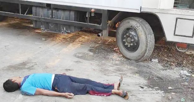 कंटेनर चालक जागीच ठार