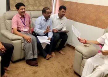 शेतकर्यांना विम्याचे मिळणार ३०२ कोटी रूपये