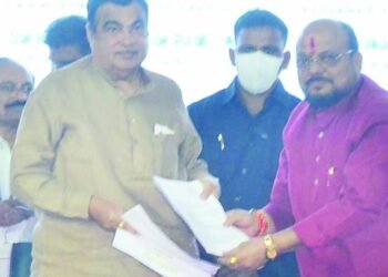 केंद्रीय रस्ते निधीतून जिल्ह्यातील मार्ग व उड्डाणपुलांना मंजूरी द्या !