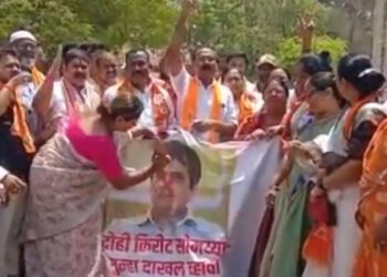 सोमय्यावर गुन्हा दाखल करण्यासाठी शिवसेनेचे आंदोलन