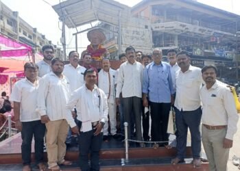 महात्मा जोतिबा फुले यांच्या जयंती निमित्त माल्यार्पण व अभिवादन