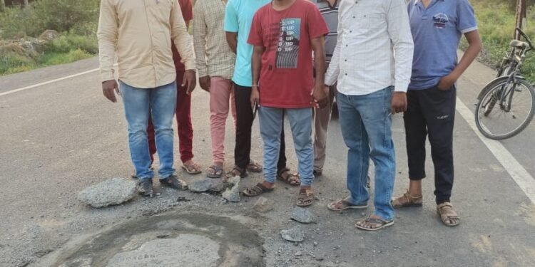 कानळदा रस्त्यावरील प्रशासनाने काढली ड्रेनेज