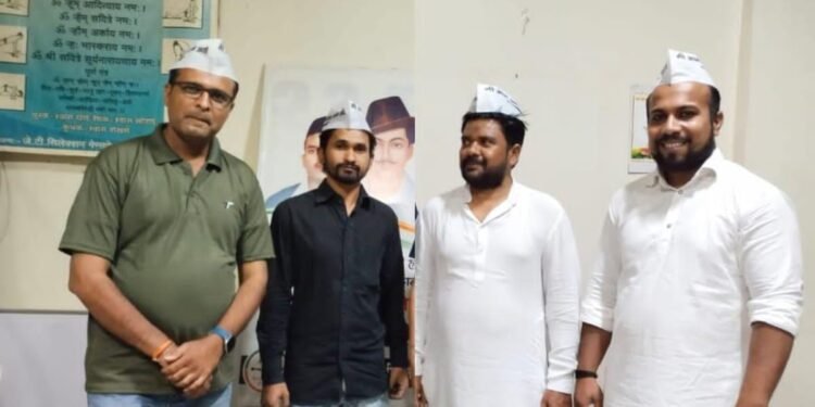 काँग्रेसचे माजी पदाधिकारी कुरेशी यांचा आम आदमी पार्टीत प्रवेश