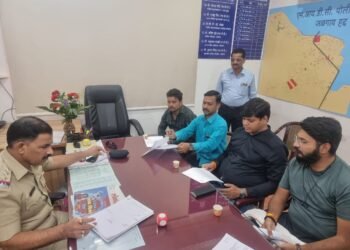 जळगावात मनसे कार्यकर्त्यांना पोलिसांच्या नोटीसा