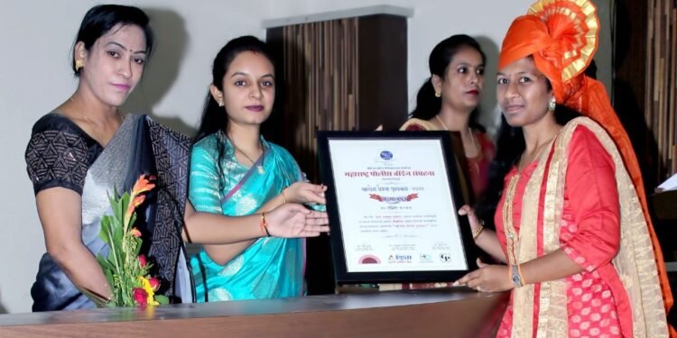 खान्देश प्रेरणा पुरस्काराने कु. पूजा कासार सन्मानित