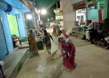 नगरपंचायत शेंदुर्णी मार्फत रात्री शहर साफसफाई सुरू