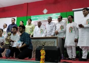 विज्ञान प्रश्नमंजूषा स्पर्धेत एम.जे. महाविद्यालय प्रथम