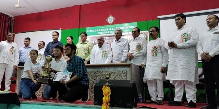 विज्ञान प्रश्नमंजूषा स्पर्धेत एम.जे. महाविद्यालय प्रथम