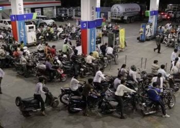 ‘या’ शहरात मिळतंय 1 रुपये लीटर पेट्रोल