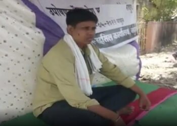…बायकोने असे काही केले कि नवरा बसला उपोषणाला