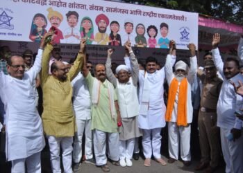 स्वाक्षरी मोहीमेचे मंत्री ना.धनंजय मुंडेच्या हस्ते उदघाटन  