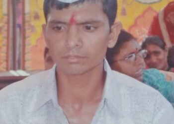 छतावरून पडून तरुणाचा मृत्यू