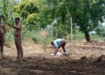 धक्कादायक : रावेर तालुक्यात तरुणाचा खून