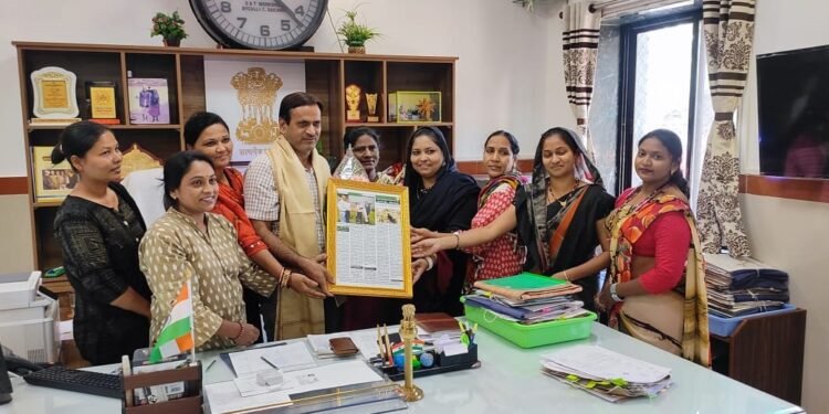 रुकमैय्या मीणा यांचा महिला शक्ति मंडळातर्फे सत्कार