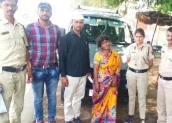 सुखद : मनोरुग्ण महिलेला यांनी दिला आधार