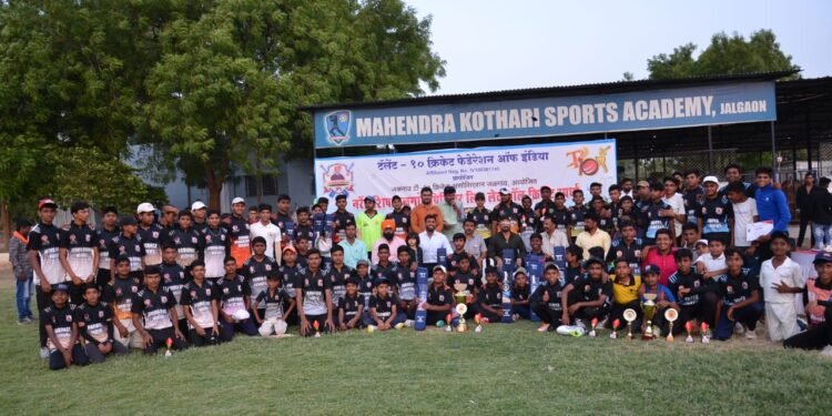 जगद्गुरुमहर्षी वाल्मिक ग्लॅडिटियर्सने पटकाविले विजेतेपद तर मोरया फायटर्स संघ ठरला उपविजेता