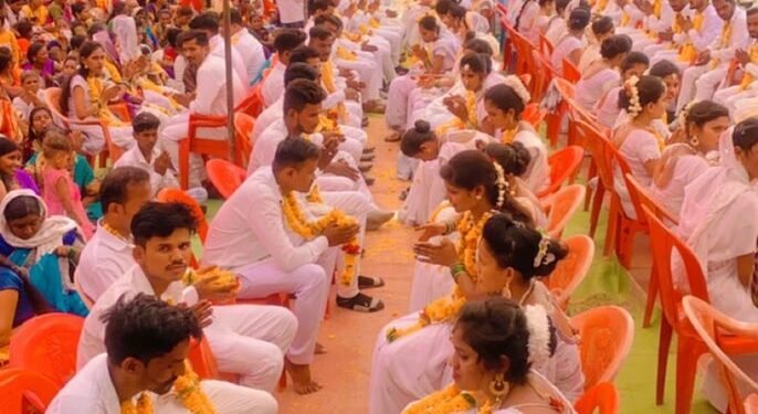 बौद्धधर्मीय सामूहिक विवाह सोहळा; ५५ जोडपी विवाहबद्ध