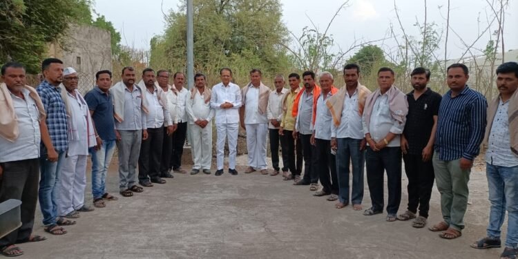 पिंप्री प्र.ऊ. विकासोवर शिवसेनेचा भगवा