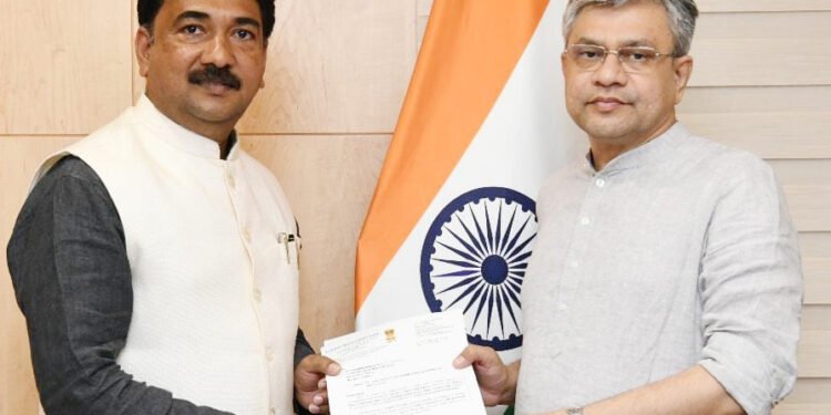 शटल सेवा लवकर सूरू करा