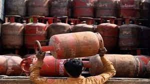 अनधिकृतपणे सिलेंडरचा वापर करणाऱ्यास अटक