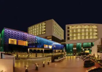 बंडखोर आमदारांचा आलिशान हॉटेलात मुक्काम ; बघा कसे आहे हॉटेल