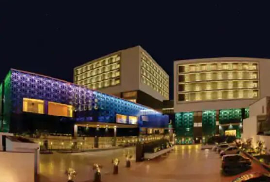 बंडखोर आमदारांचा आलिशान हॉटेलात मुक्काम ; बघा कसे आहे हॉटेल