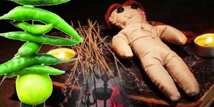 अघोरीपणा दाराजवळ जादूटोण्याचा प्रकार संशयाविरुद्ध गुन्हा दाखल*