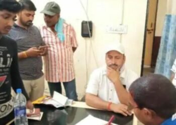 आईचं मंगळसुत्र विकून दंड भरायला आला तरूण RTO ने उचलले ‘हे’ पाऊल