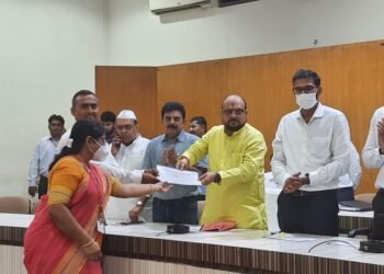 जि.प.च्या हिवरखेडे शाळेला स्वच्छ विद्यालय पुरस्कार प्राप्त