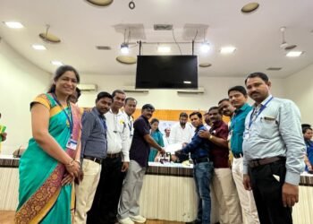 उल्लेखनीय कार्य करणाऱ्या शिक्षकांचा सत्कार