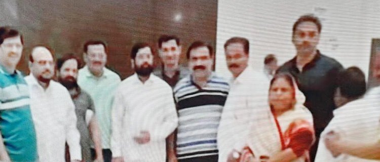 जिल्ह्याचे पालकमंत्री पाटील गुहाटीतील हॉटेलमध्ये पोहचले