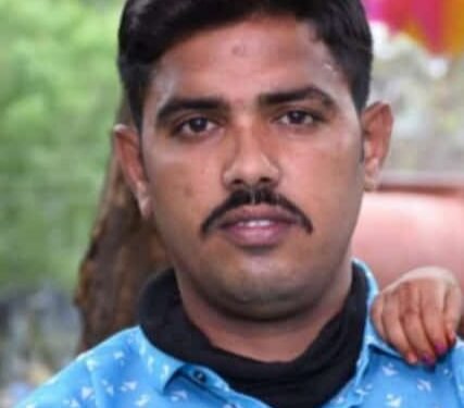 त्रिभुवन कॉलनीत तरुणाचा गळफास