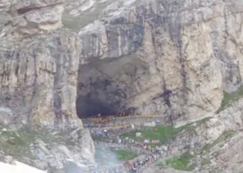 ब्रेकिंग न्यूज : अमरनाथ गुफेजवळ ढगफुटी ; १० हजार भाविक ; ५ ते ६ जणांचा मृत्यू झाल्याची शक्यता