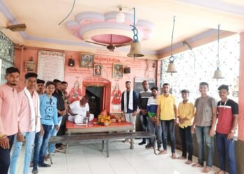 आ.राजुमामा मंत्री व्हावे यासाठी कार्यकर्तेचे देवीला साकडे