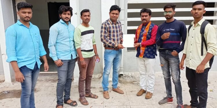 दणका मनसेचा : शिक्षण विभाग रुळावर