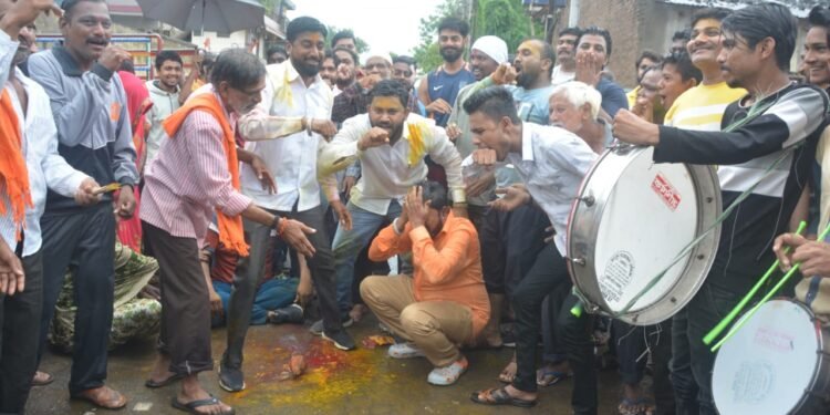 प्रशासनाच्या नावाने बोंबा मारून नागरिकांनी केले आंदोलन