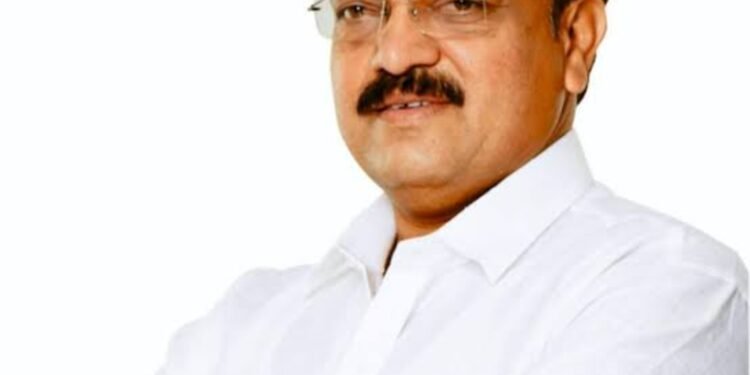 पेट्रोल डिझेलवरील व्हॅट कमी केल्यामुळे सामान्यांना दिलासा – आ.भोळे