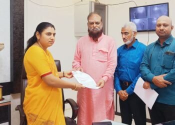 उर्दू प्राथमिक व माध्यमिक शाळेत शिक्षक, खोल्या व इतर सुविधा त्वरित उपलब्ध करून द्या