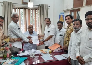 विद्यार्थ्यांना लवकर गुणपत्रिका द्या ; काँग्रेसच्या वतीने निवेदन