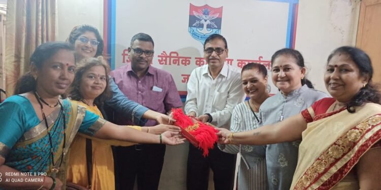 जळगावातून सैनिक बांधवांना राख्या रवाना