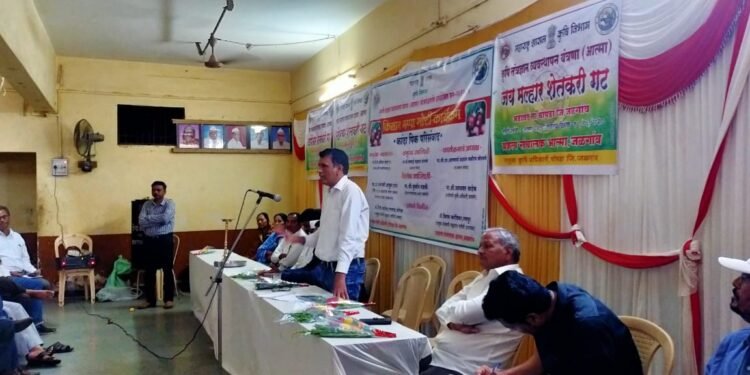 अडावद येथे किसान गप्पा गोष्टी कार्यक्रम उत्साहात