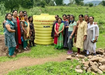 सक्षम नारी फाउंडेशनची आदिवासी पाड्यावर अनोखी भेट