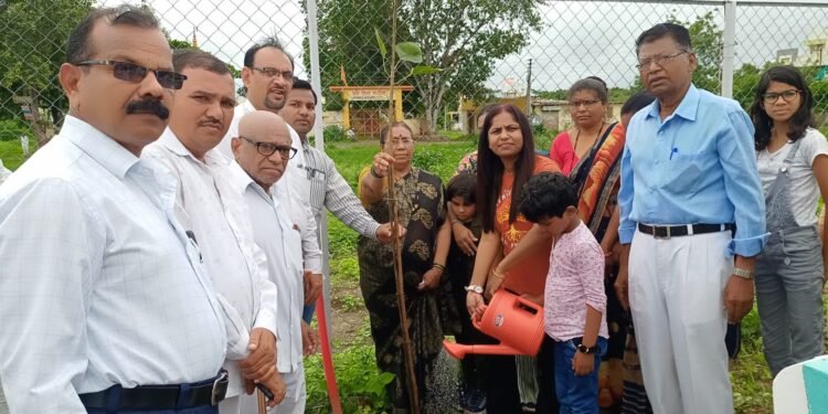 वृक्षसंवर्धन प्रत्येकाची जबाबदारी – आयुक्त विद्या गायकवाड