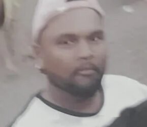 दुचाकी आदळली पोलावर ; तरुण ठार