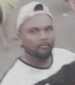 दुचाकी आदळली पोलावर ; तरुण ठार