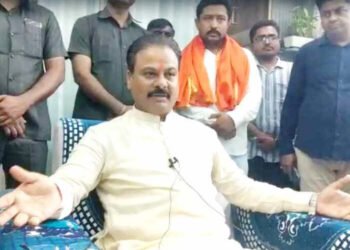 खरी शिवसेना उद्धव ठाकरेंचीच ! शिंदे गटातील या आमदाराचे वक्तव्य