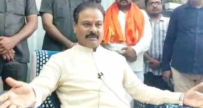 खरी शिवसेना उद्धव ठाकरेंचीच ! शिंदे गटातील या आमदाराचे वक्तव्य