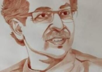 ऐकावे ते नवलच : स्वतःच्या रक्ताने चित्र काढून उद्धव ठाकरेंना अनोखी भेट…